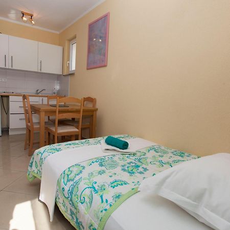 Apartments Damjanovic Makarska Bilik gambar