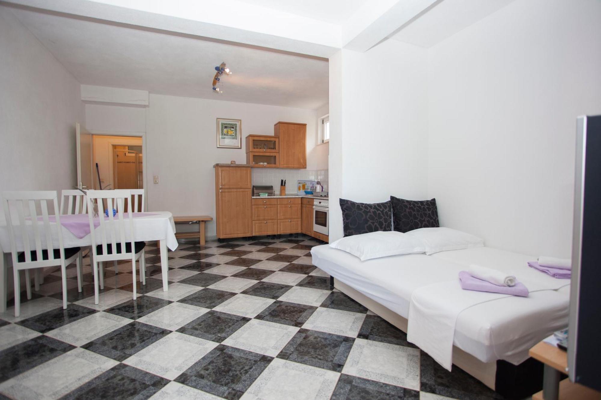 Apartments Damjanovic Makarska Bilik gambar