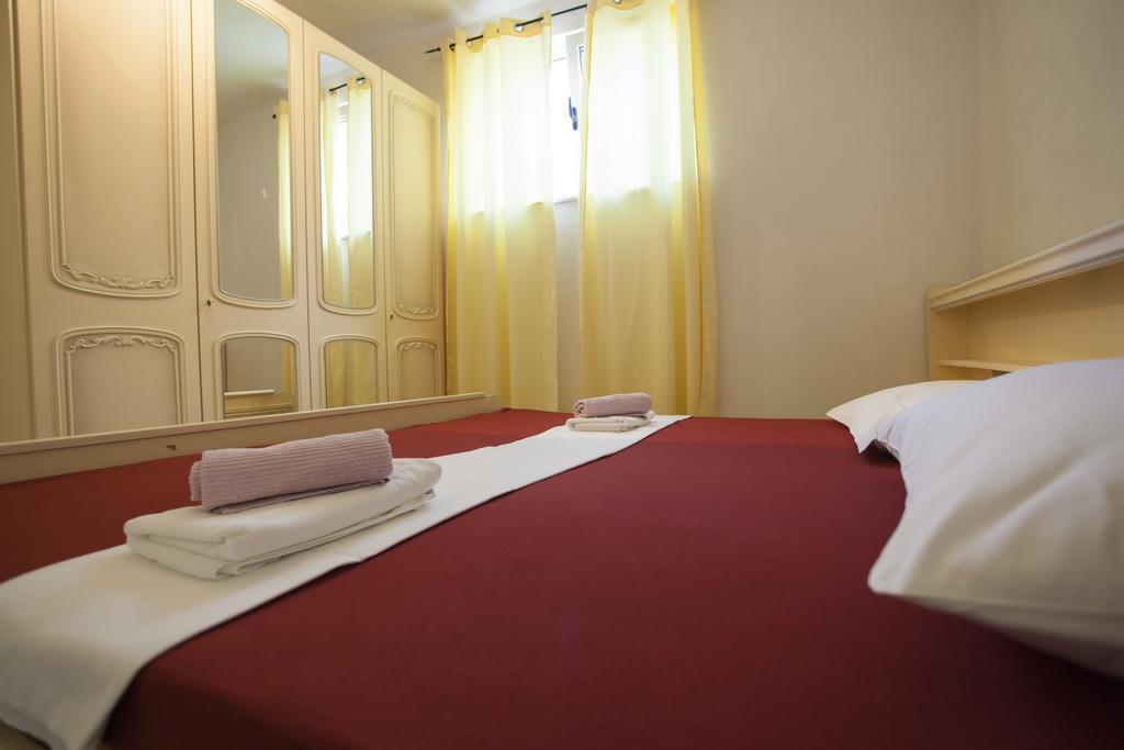 Apartments Damjanovic Makarska Bilik gambar
