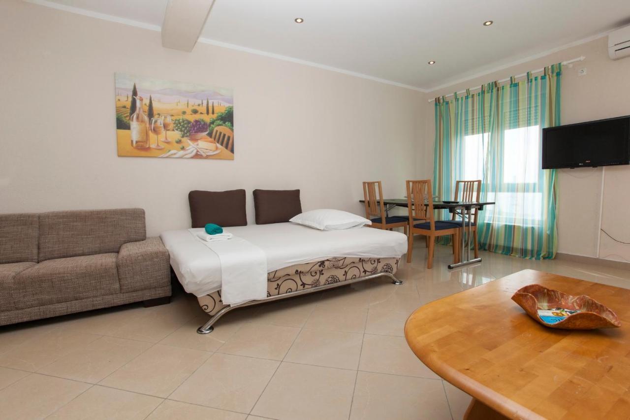 Apartments Damjanovic Makarska Bilik gambar